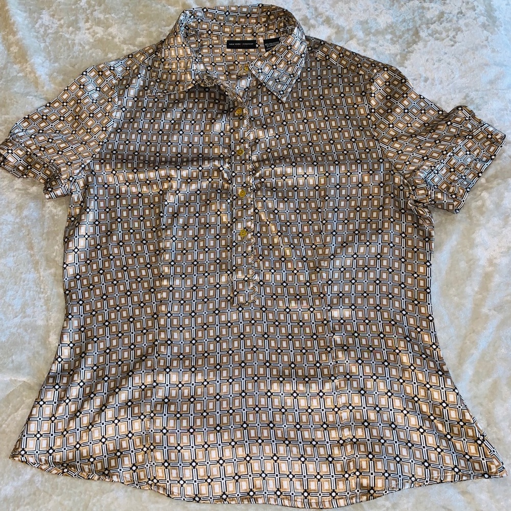Gorgeous New York & Co Short Sleeve Blouse